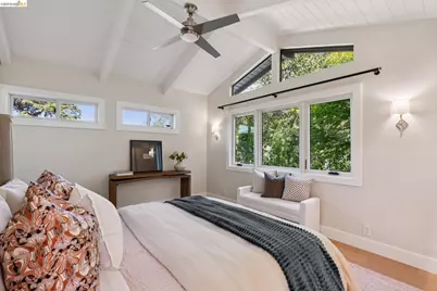 6200 Wood Dr, Oakland, CA 94611 - Photo 56
