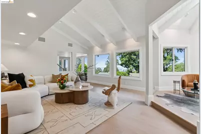 6200 Wood Dr, Oakland, CA 94611 - Photo 10