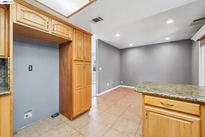109 Crownpointe Dr, Vallejo, CA 94591 - Photo 32