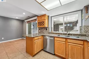 109 Crownpointe Dr, Vallejo, CA 94591 - Photo 28