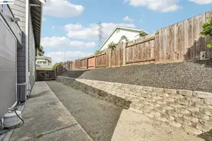 109 Crownpointe Dr, Vallejo, CA 94591 - Photo 34