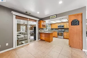 109 Crownpointe Dr, Vallejo, CA 94591 - Photo 30