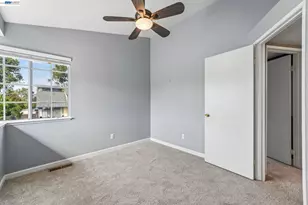 109 Crownpointe Dr, Vallejo, CA 94591 - Photo 40