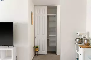 960 Shorepoint Ct, Alameda, CA 94501 - Photo 8