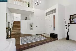242 El Pueblo Pl, Clayton, CA 94517 - Photo 4