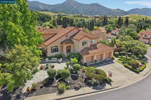 242 El Pueblo Pl, Clayton, CA 94517 - Photo 2