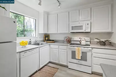 378 Camelback Rd, Pleasant Hill, CA 94523 - Photo 8
