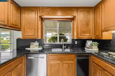 61 Sullivan Dr, Moraga, CA 94556 - Photo 16