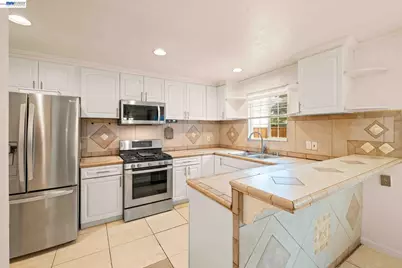 8591 Beverly Ln, Dublin, CA 94568 - Photo 12