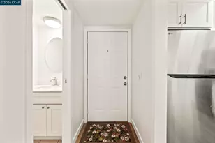 1588 Newborough Dr, Sacramento, CA 95833 - Photo 4
