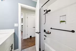 5161 Trask St, Oakland, CA 94601 - Photo 30