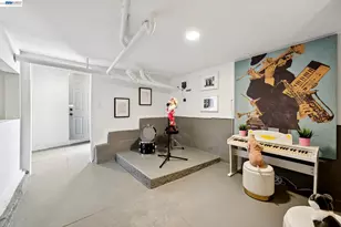5161 Trask St, Oakland, CA 94601 - Photo 46