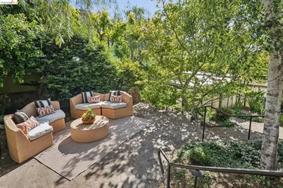 576 Vistamont Ave, Berkeley, CA 94708 - Photo 32