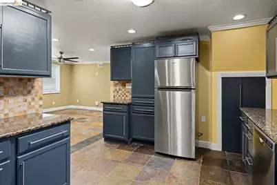 7523 Outlook Ave, Oakland, CA 94605 - Photo 44