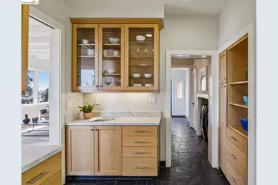 8 Mosswood Rd, Berkeley, CA 94704 - Photo 16
