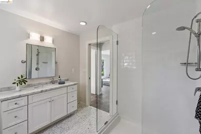 8 Mosswood Rd, Berkeley, CA 94704 - Photo 36