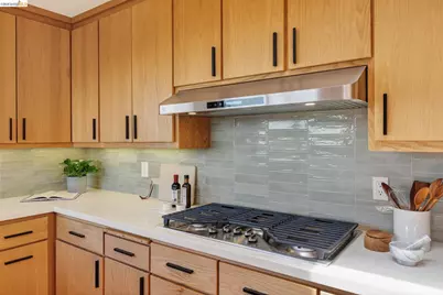 295 Gravatt Dr, Berkeley, CA 94705 - Photo 24