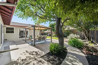 7403 Hillsdale Dr, Pleasanton, CA 94588 - Photo 52