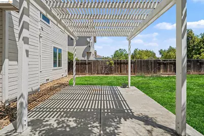 2129 Stratford Ct, Antioch, CA 94509 - Photo 24