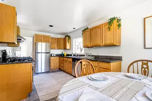 8041 Greenly Dr, Oakland, CA 94605 - Photo 12