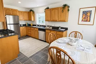 8041 Greenly Dr, Oakland, CA 94605 - Photo 6