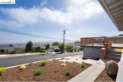 6941 Fairview Drive, El Cerrito, CA 94530 - Photo 38