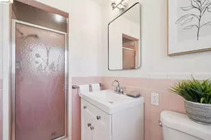 5263 Proctor Ave, Oakland, CA 94618 - Photo 24