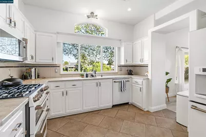 19175 Carlton Ave, Castro Valley, CA 94546 - Photo 12