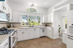 19175 Carlton Ave, Castro Valley, CA 94546 - Photo 12