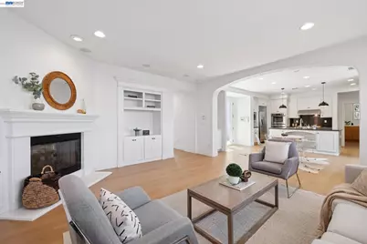 2361 Coral Sea St, Alameda, CA 94501 - Photo 20