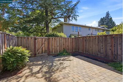 30 Miramonte Dr, Moraga, CA 94556 - Photo 32