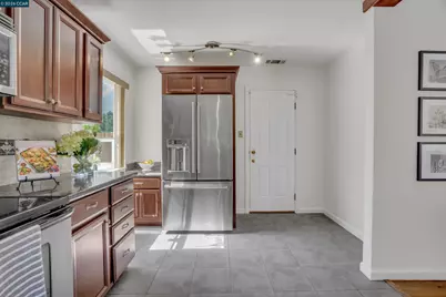 144 Roslyn Dr, Concord, CA 94518 - Photo 6
