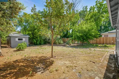 144 Roslyn Dr, Concord, CA 94518 - Photo 26