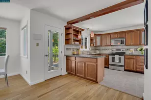 144 Roslyn Dr, Concord, CA 94518 - Photo 2