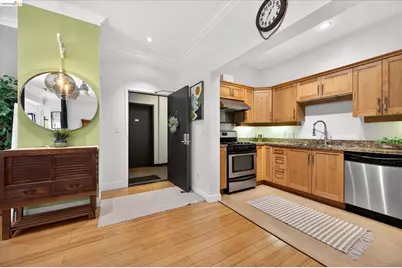 574 48th St #403, Oakland, CA 94609 - Photo 8