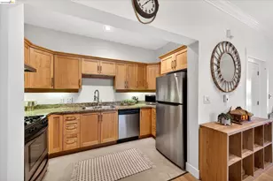 574 48th St, Oakland, CA 94609 - Photo 12