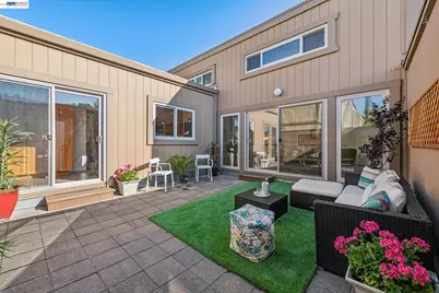 1118 Bismarck Ln, Alameda, CA 94502 - Photo 28