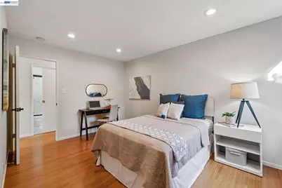 1118 Bismarck Ln, Alameda, CA 94502 - Photo 22