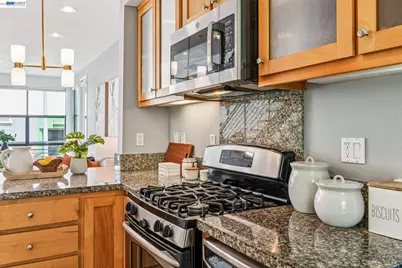 1217 67th St, Oakland, CA 94608 - Photo 24