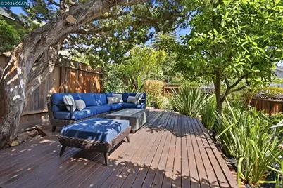 1056 El Centro Ave, Oakland, CA 94602 - Photo 32