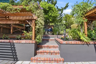 1056 El Centro Ave, Oakland, CA 94602 - Photo 36