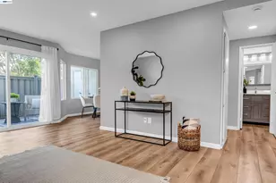 419 Tangelo, Irvine, CA 92618 - Photo 2