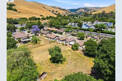 585 Old Canyon Rd, Fremont, CA 94536 - Photo 42
