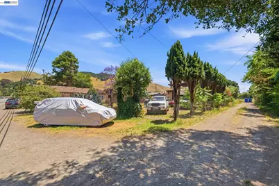 585 Old Canyon Rd, Fremont, CA 94536 - Photo 14