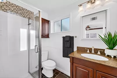 5684 Calpine Dr, San Jose, CA 95123 - Photo 32