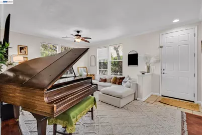 1473 Tucker St #12, Oakland, CA 94603 - Photo 8