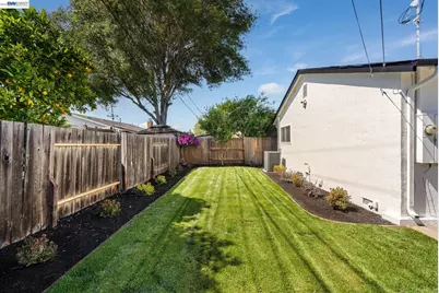 25589 Belhaven St, Hayward, CA 94545 - Photo 38