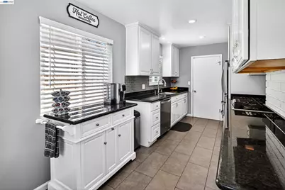 1640 Via Escondido, San Lorenzo, CA 94580 - Photo 10