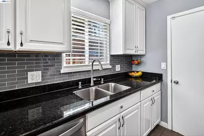 1640 Via Escondido, San Lorenzo, CA 94580 - Photo 14