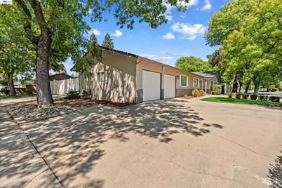 705 Rumble Rd, Modesto, CA 95350 - Photo 32